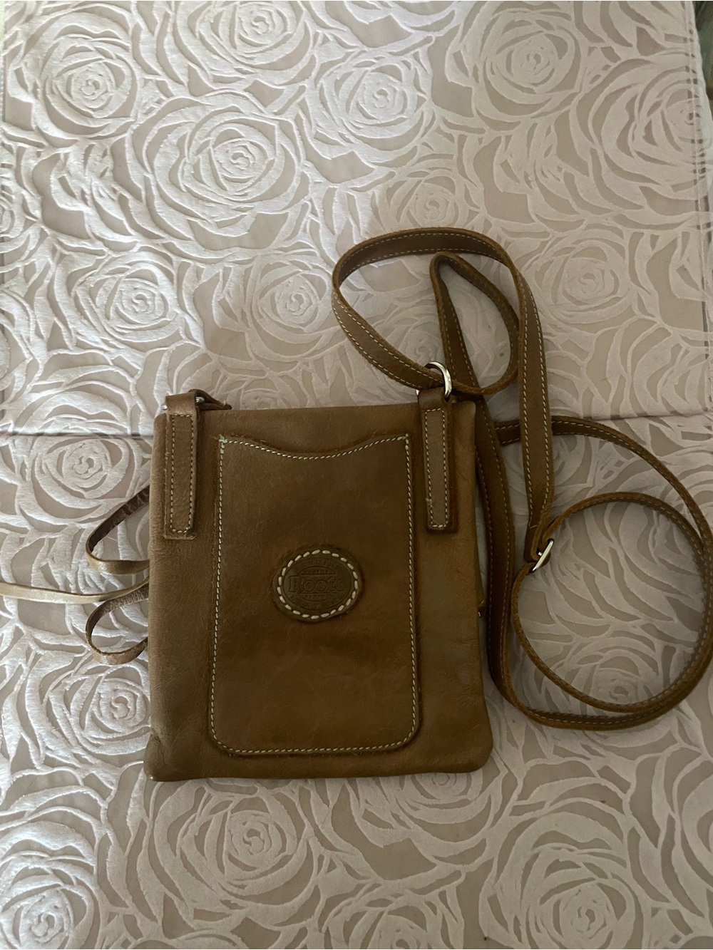 Roots Tan Leather Crossbody Bag with Contrast Stitching